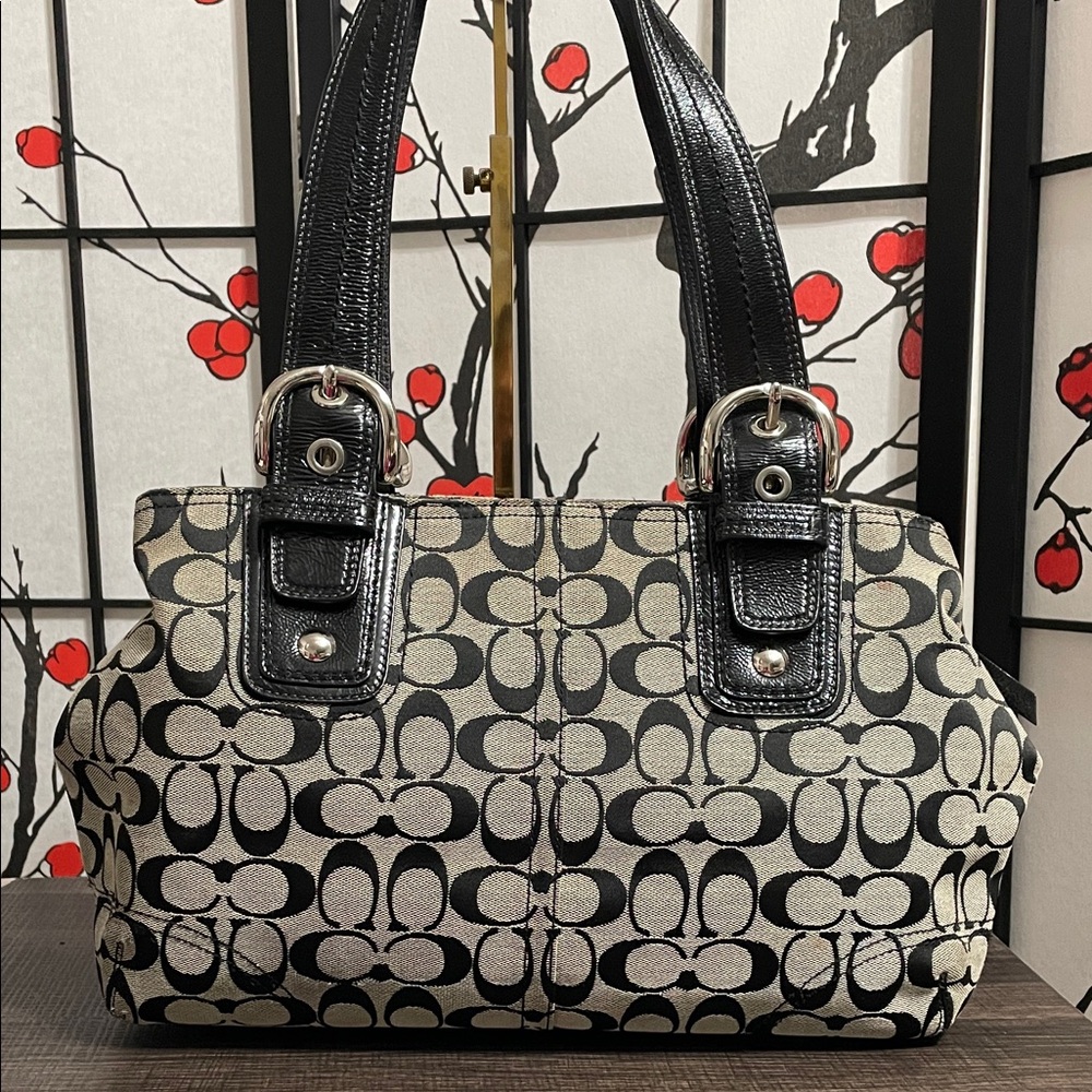 Coach Elegant Black and Gray Women's Shoulder Bag
